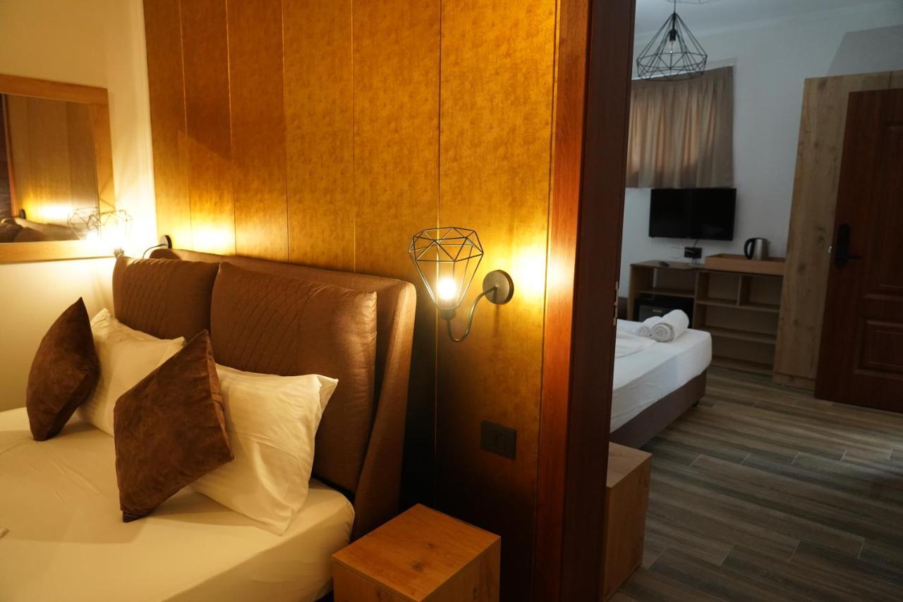 Hotel Monaco & Garden Golem  Zewnętrze zdjęcie
