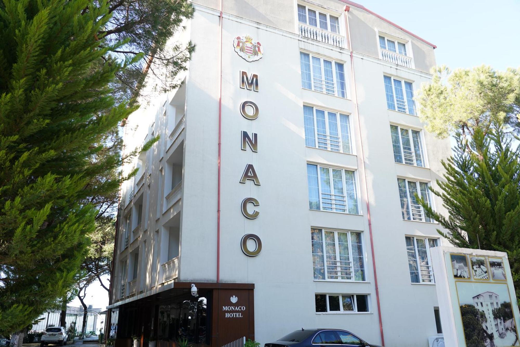 Hotel Monaco & Garden Golem  Zewnętrze zdjęcie