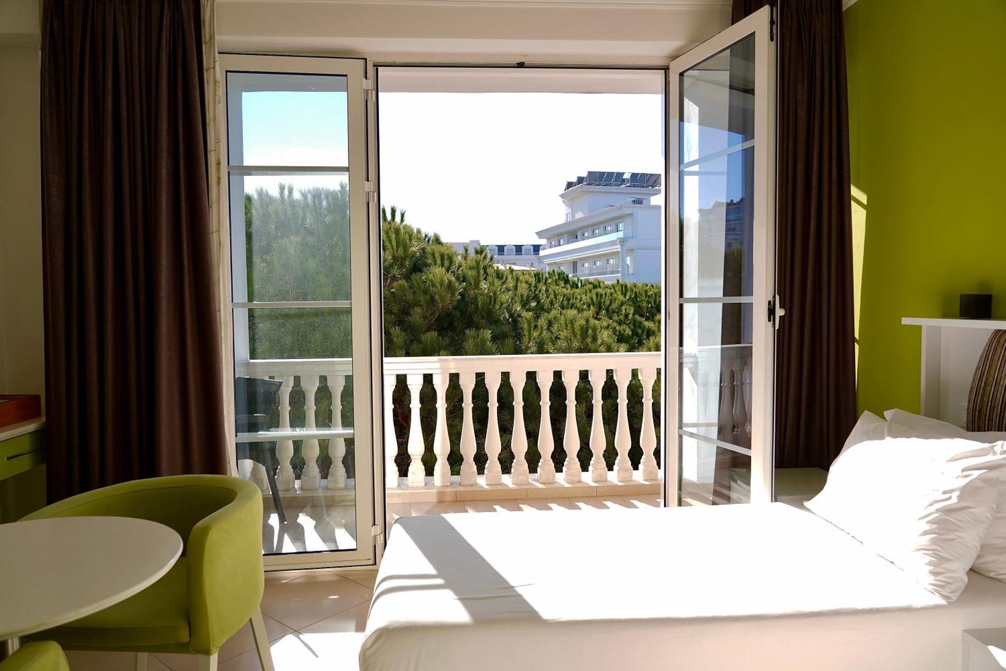 Hotel Monaco & Garden Golem  Zewnętrze zdjęcie